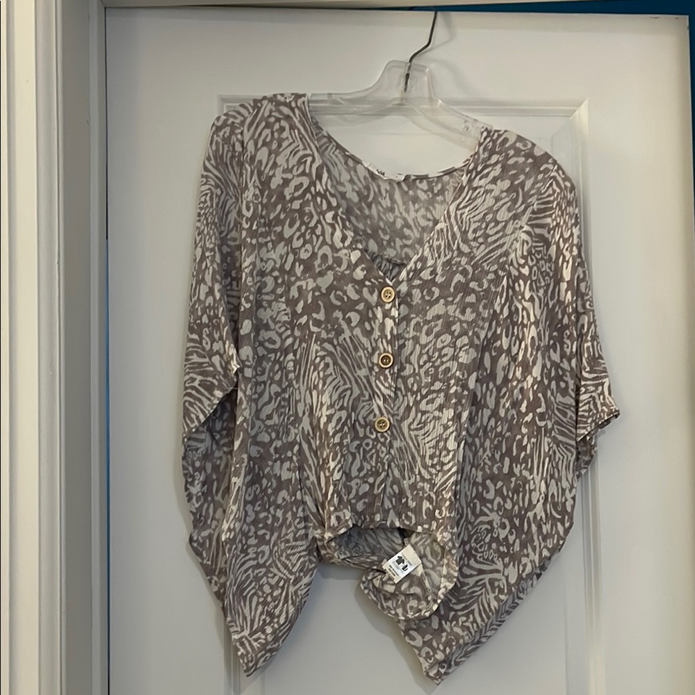 TALULAH Gray Asymmetrical Relaxed Blouse